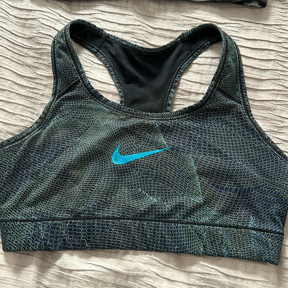 Nike sports bra medium